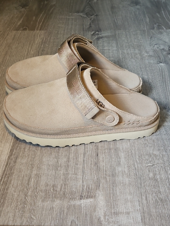 UGG Shoes - UGG Women's Goldenstar Clog Size 11 Sand, Good